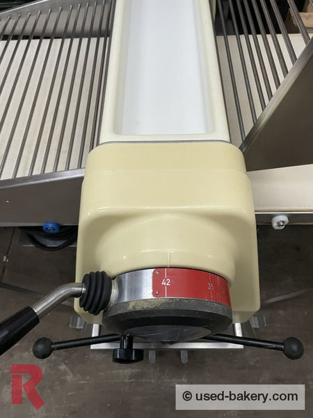 https://www.used-bakery.com/cdn/shop/products/fritsch-dough-sheeter-30-650-with-manual-control-721_grande.jpg?v=1677441786